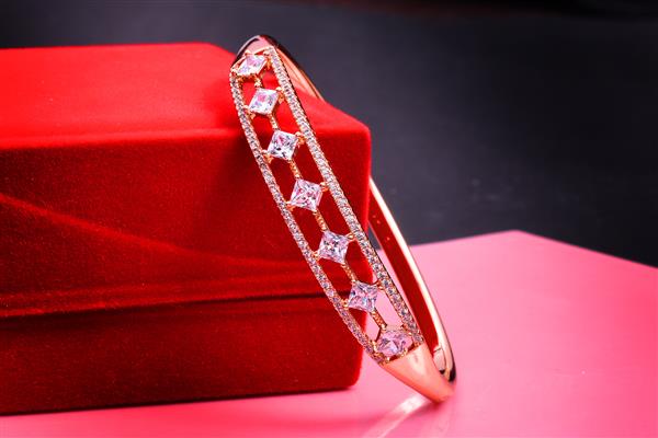 Hover Product Image