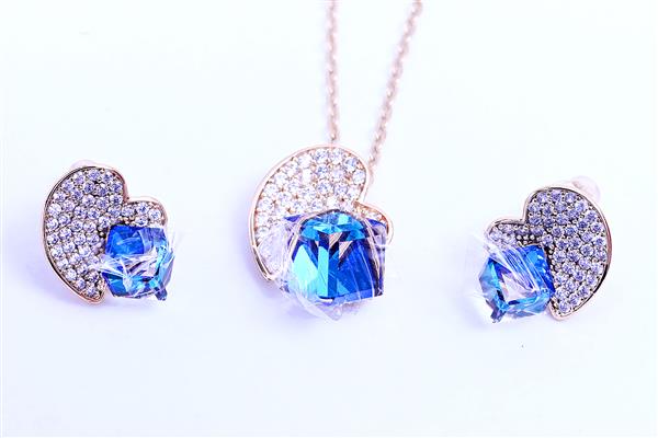 Hover Product Image